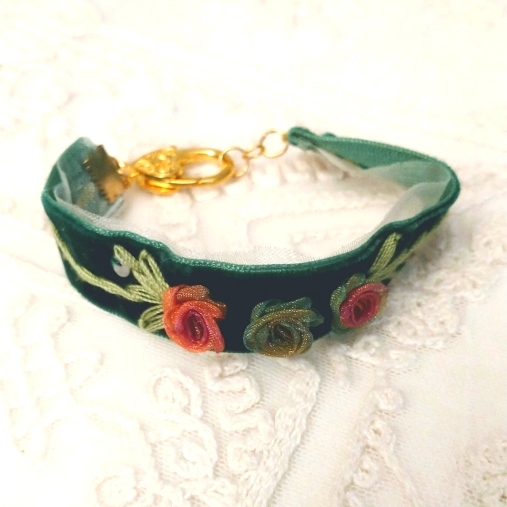 Velvet Ribbon Bracelet - Picture 2 of 2